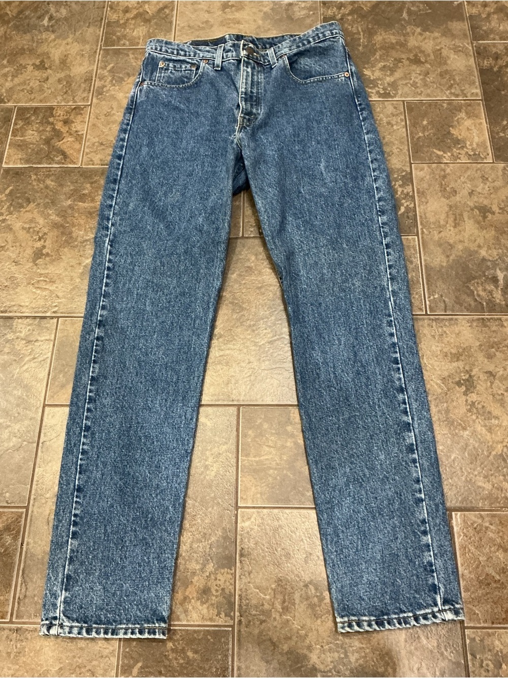 Levi's Men's Straight Jeans in Medium Blue Denim